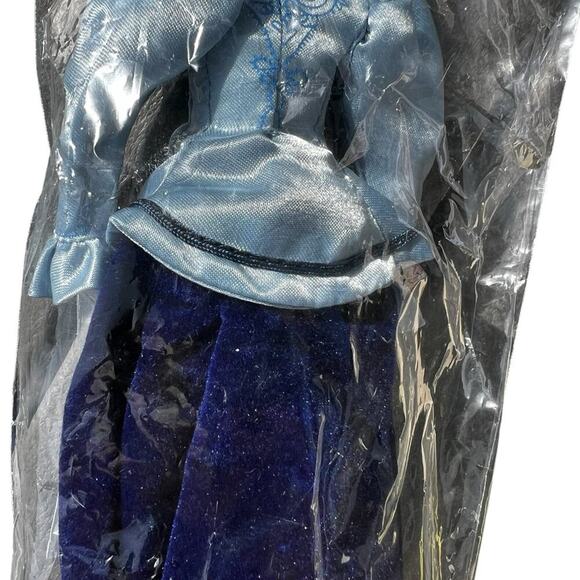 AVON FASHION AMERICAN TIMES-VICTORIAN DOLL - Picture 9 of 10